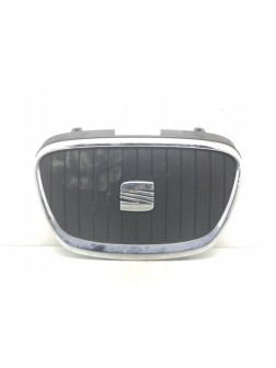 Решетка радиатора бу для Seat Leon  1.6 TDi,  2012 г.