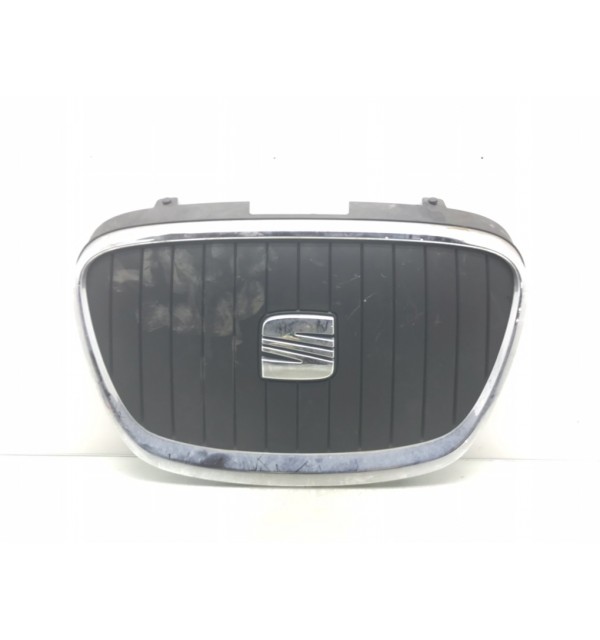 Решетка радиатора бу для Seat Leon  1.6 TDi,  2012 г.
