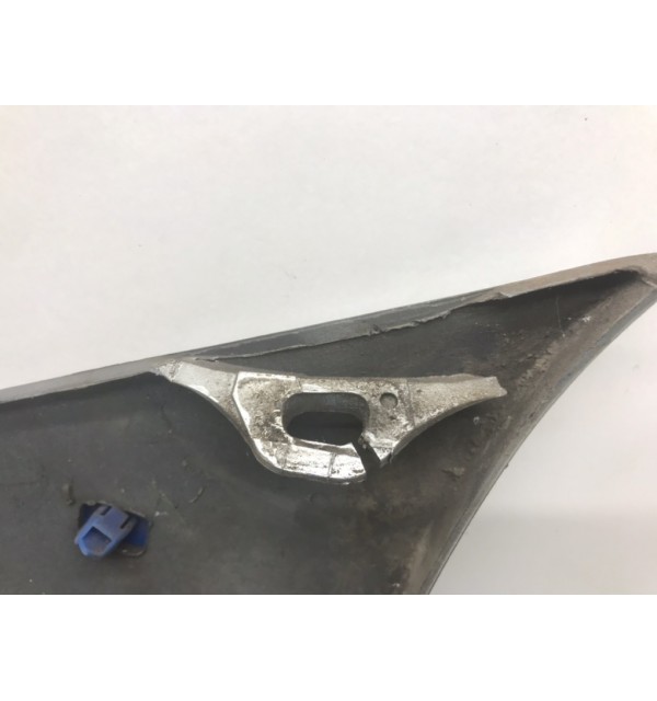 Клык бампера задний левый бу для Toyota RAV4  2.0 D-4D,  2003 г.