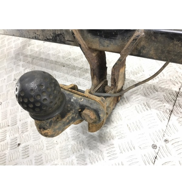 Прицепное устройство (фаркоп) бу для Volkswagen Passat B6 2.0 TDi,  2008 г.