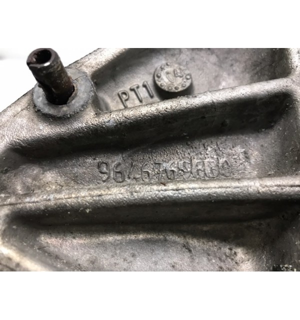 Кронштейн полуоси бу для Peugeot 307  2.0 i,  2005 г.