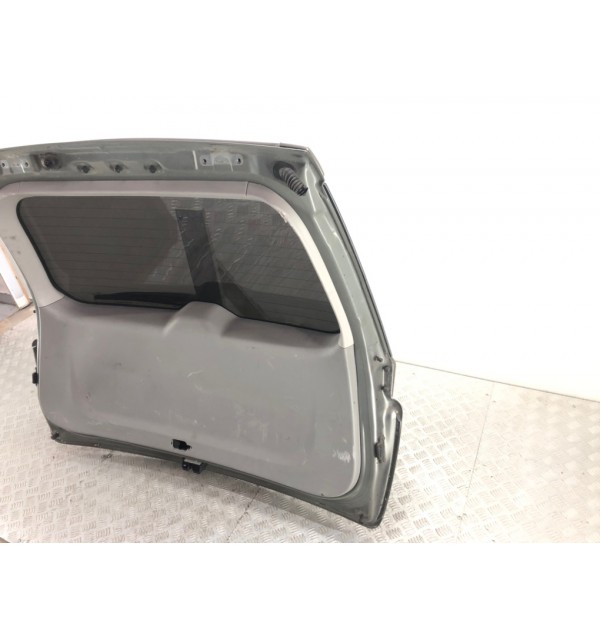 Крышка багажника бу для Kia Carens 2 2.0 i,  2009 г.