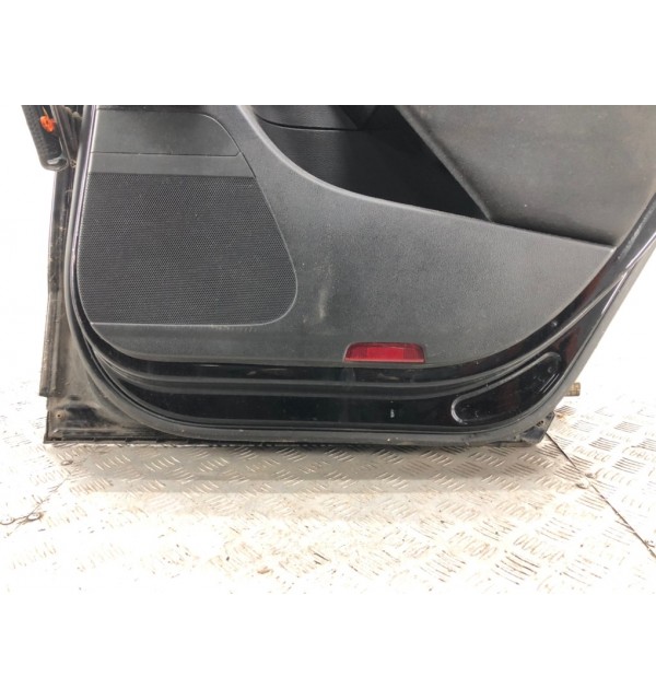 Дверь задняя правая бу для Volkswagen Passat B6 1.9 TDi,  2009 г.