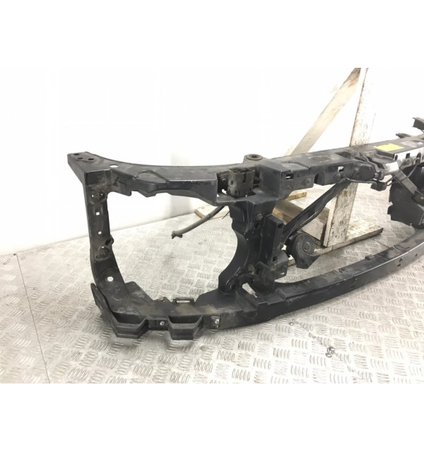 Панель передняя (телевизор) бу для Land Rover Discovery 3 2.7 TD,  2006 г.