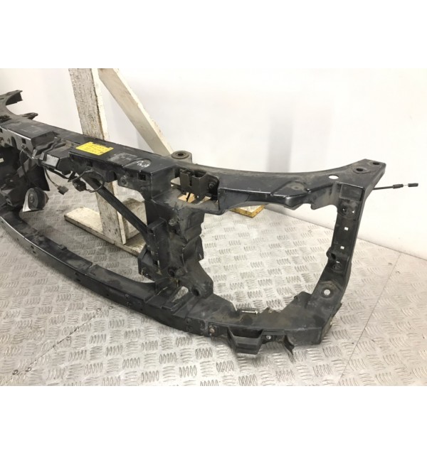 Панель передняя (телевизор) бу для Land Rover Discovery 3 2.7 TD,  2006 г.