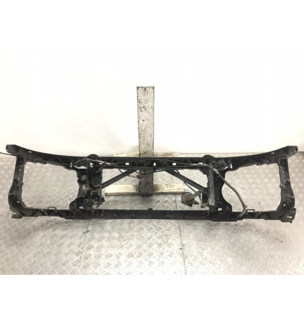 Панель передняя (телевизор) бу для Land Rover Discovery 3 2.7 TD,  2006 г.