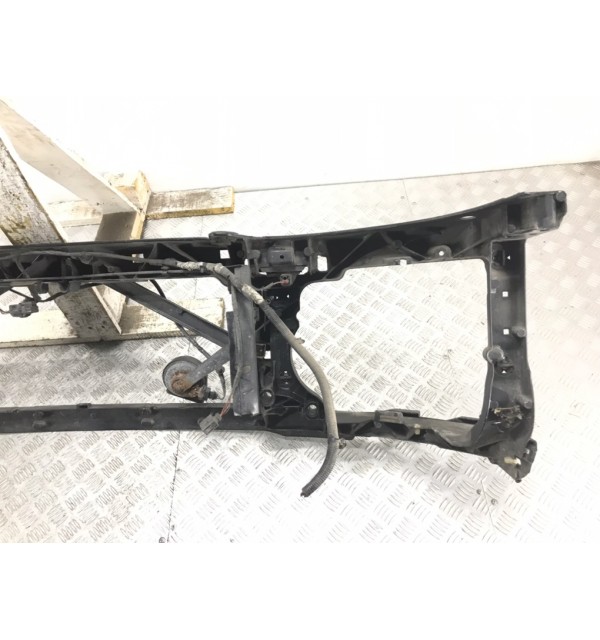 Панель передняя (телевизор) бу для Land Rover Discovery 3 2.7 TD,  2006 г.