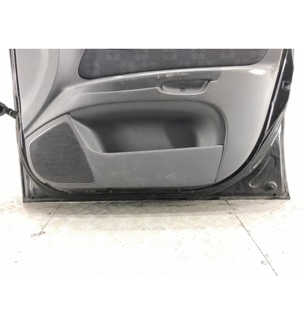 Дверь передняя правая бу для Kia Rio  1.4 i,  2007 г.
