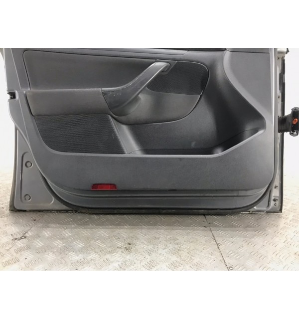 Дверь передняя левая бу для Volkswagen Golf 5 1.4 i,  2006 г.