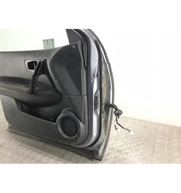 Дверь передняя левая бу для Nissan Qashqai+2  2.0 DCi,  2010 г.