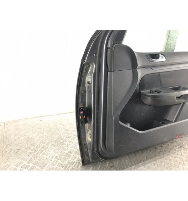 Дверь передняя правая бу для Volkswagen Golf 5 1.4 i,  2006 г.