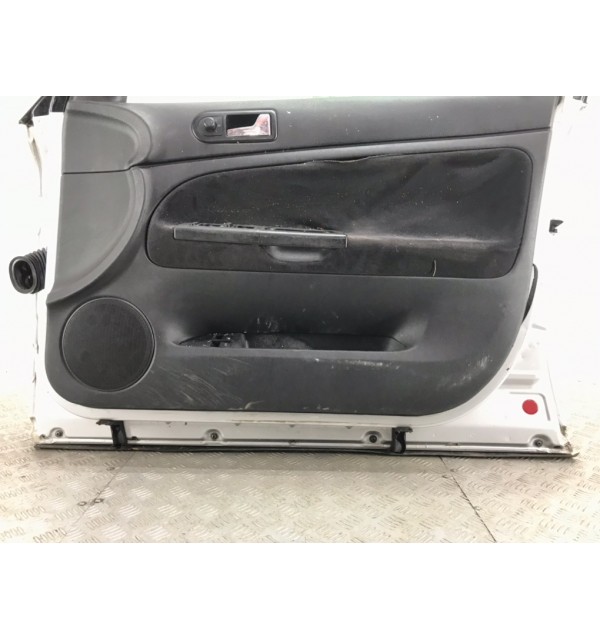Дверь передняя правая бу для Volkswagen Passat B5 1.9 TDi,  2001 г.