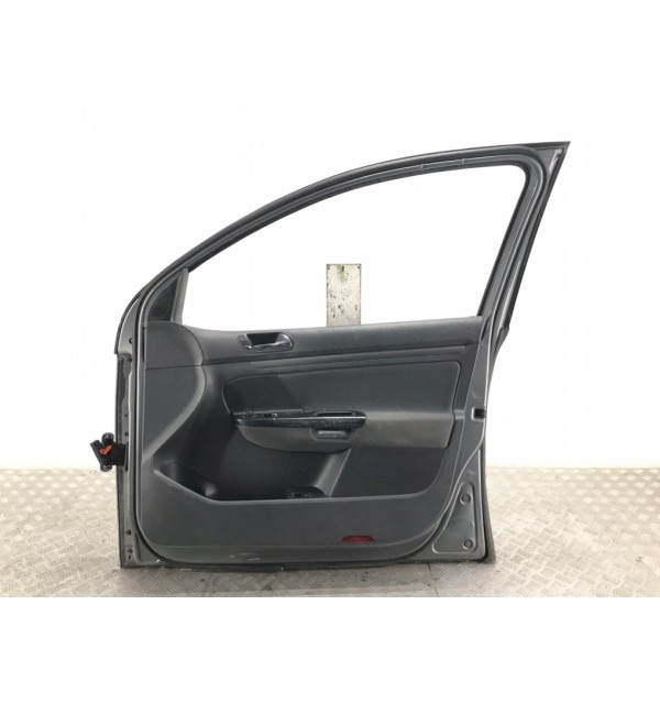 Дверь передняя правая бу для Volkswagen Golf 5 1.9 TDi,  2004 г.