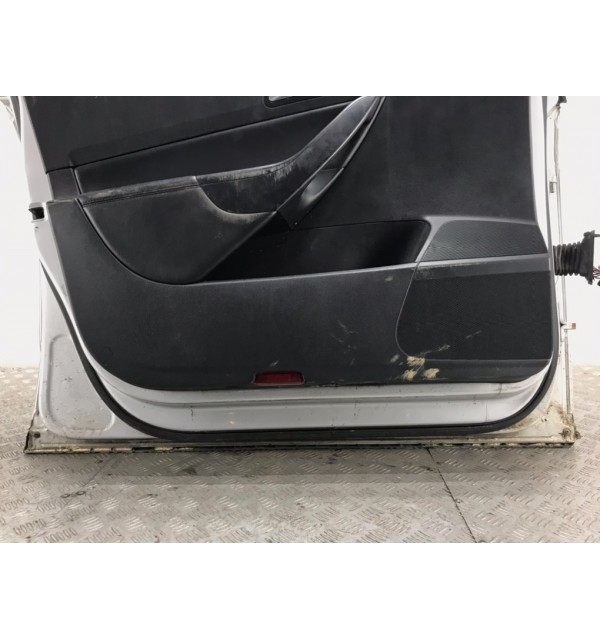 Дверь передняя левая бу для Volkswagen Passat B6 2.0 TDi,  2009 г.