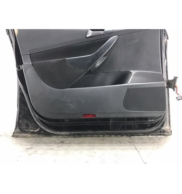 Дверь передняя левая бу для Volkswagen Passat B6 1.9 TDi,  2009 г.