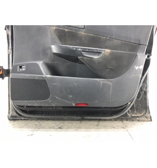 Дверь передняя правая бу для Volkswagen Passat B6 1.9 TDi,  2009 г.