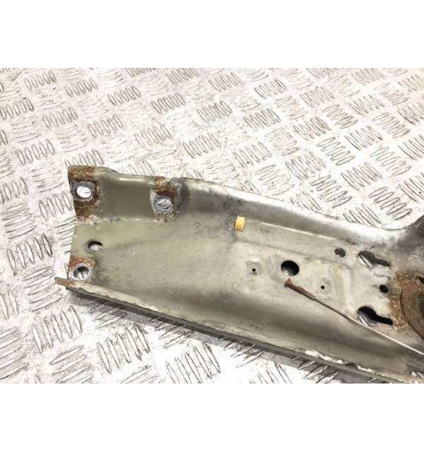 Планка под капот бу для Opel Astra H 1.3 CDTi,  2010 г.