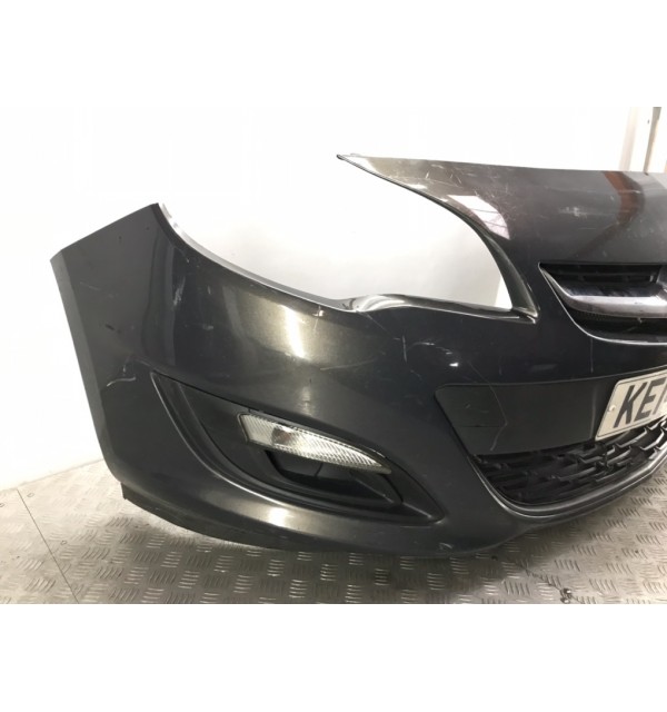 Бампер передний бу для Opel Astra J 1.4 i,  2014 г.
