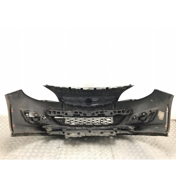 Бампер передний бу для Opel Astra J 1.4 i,  2014 г.