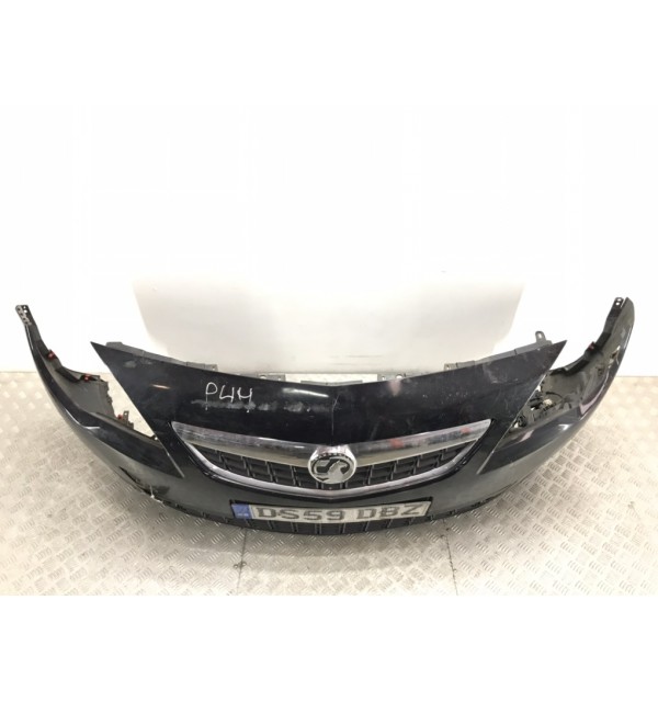 Бампер передний бу для Opel Astra J 1.6 i,  2009 г.