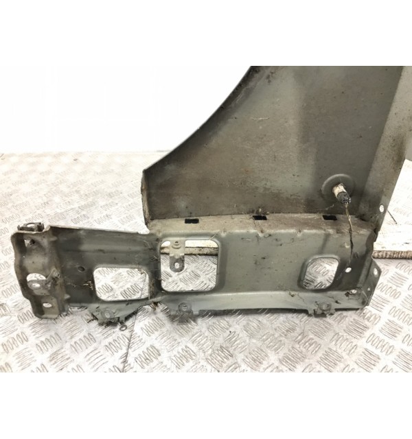 Крыло переднее правое бу для Land Rover Range Rover 3 4.4 i,  2002 г.