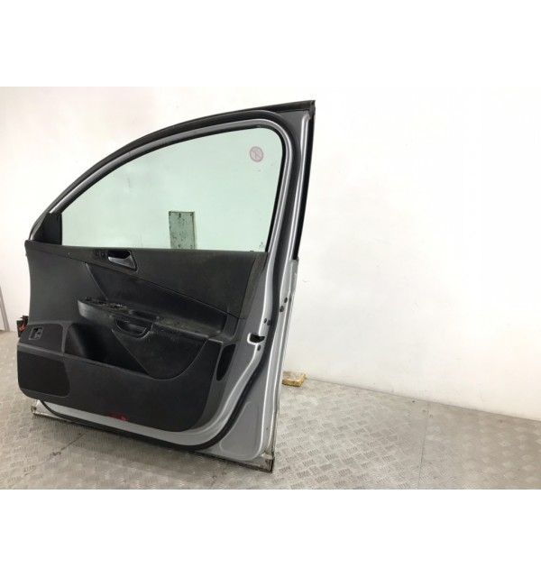 Дверь передняя правая бу для Volkswagen Passat B6 2.0 TDi,  2010 г.