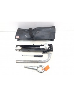Домкрат бу для Opel Corsa D 1.4 i,  2010 г.