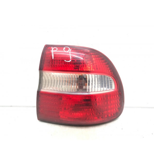 Фонарь задний правый бу для Volvo V40  1.9 DCi,  2003 г.