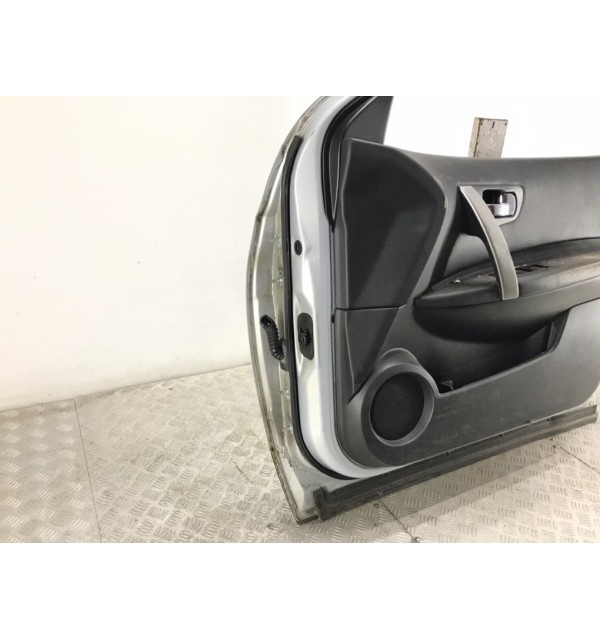 Дверь передняя правая бу для Nissan Qashqai  1.5 DCi,  2009 г.