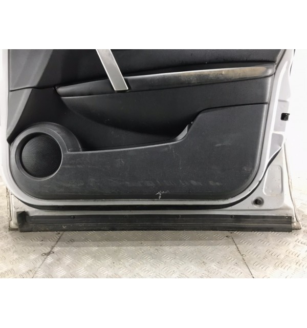 Дверь передняя правая бу для Nissan Qashqai  1.5 DCi,  2009 г.