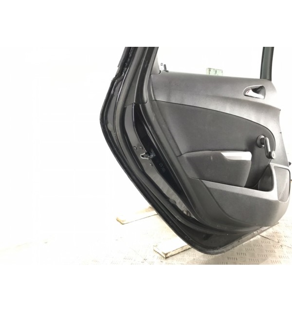 Дверь задняя левая бу для Opel Astra J 1.6 i,  2009 г.