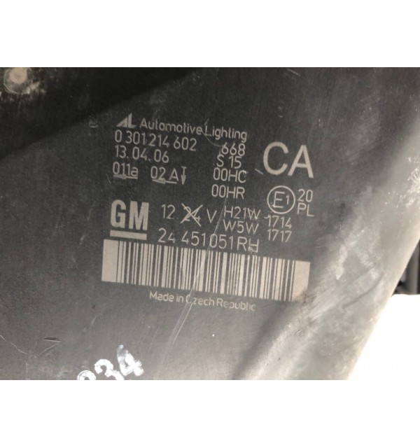 Фара правая бу для Opel Zafira B 1.6 i,  2008 г.