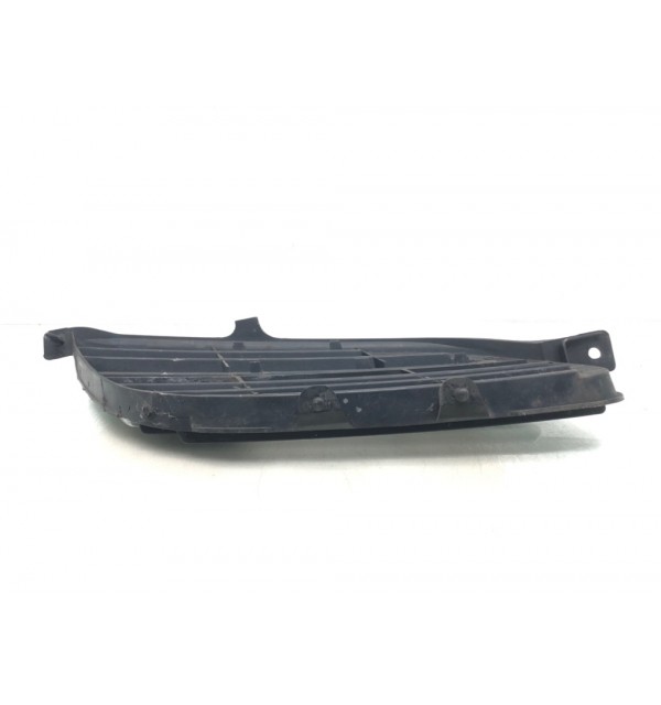 Решетка радиатора бу для Nissan Almera Tino  1.8 i,  2005 г.