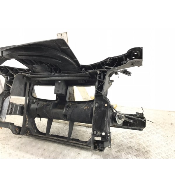 Панель передняя (телевизор) бу для BMW 3 E90/E91/E92/E93 2.0i,  2005 г.