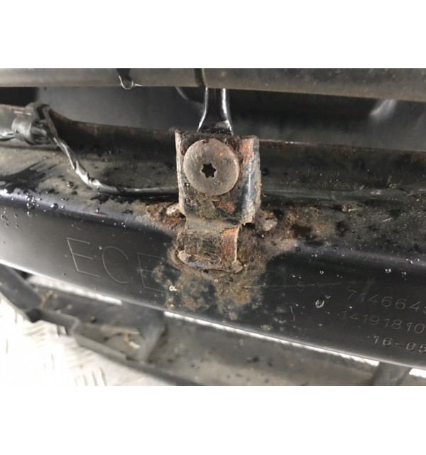 Панель передняя (телевизор) бу для BMW 3 E90/E91/E92/E93 2.0i,  2005 г.