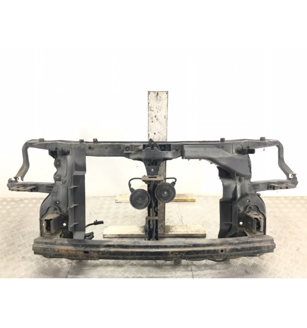 Панель передняя (телевизор) бу для Kia Sportage  2.0 CRDi,  2009 г.