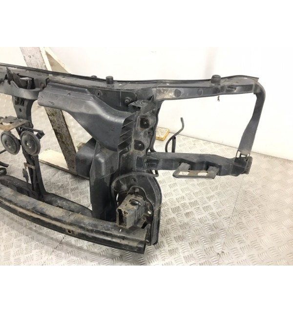 Панель передняя (телевизор) бу для Kia Sportage  2.0 CRDi,  2009 г.