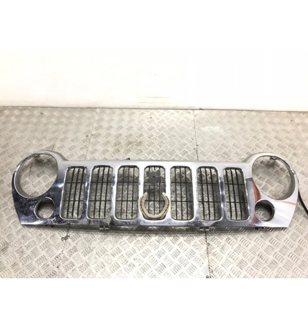 Решетка радиатора бу для Jeep Cherokee KJ 3.7 i,  2006 г.
