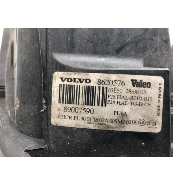 Фара правая бу для Volvo XC90  2.4 D5,  2003 г.