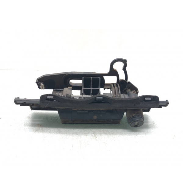 Ручка крышки багажника бу для Peugeot 206  1.4 HDI,  2002 г.