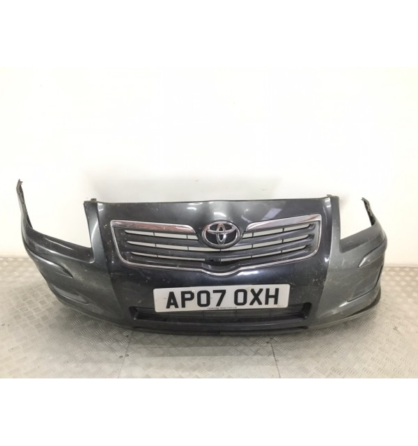 Бампер передний бу для Toyota Avensis  2.2 D-4D,  2007 г.