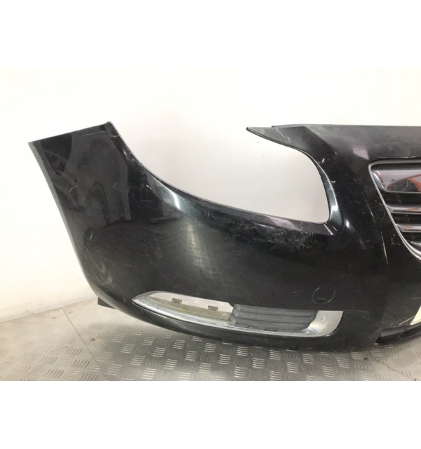 Бампер передний бу для Opel Insignia  1.8 i,  2010 г.