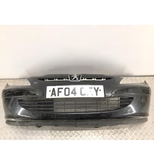 Бампер передний бу для Peugeot 307  2.0 i,  2004 г.