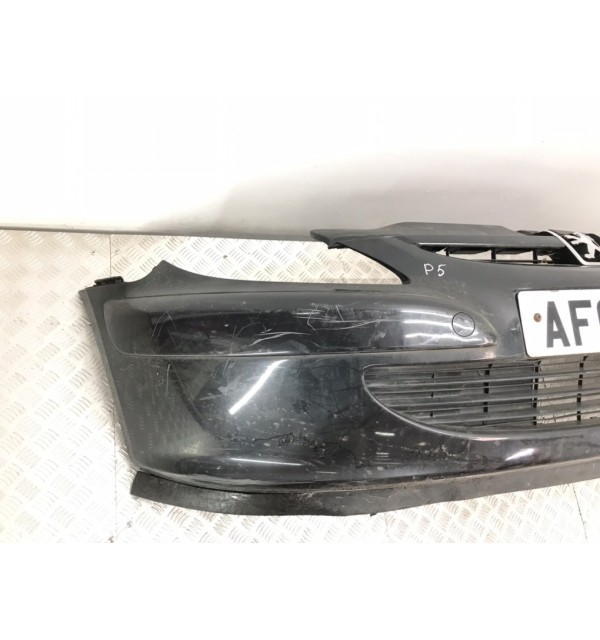 Бампер передний бу для Peugeot 307  2.0 i,  2004 г.