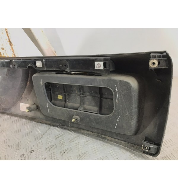 Накладка двери (крышки) багажника бу для Honda CR-V  2.0 i,  2005 г.