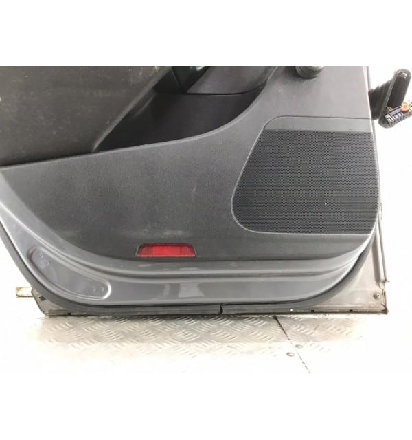 Дверь задняя левая бу для Volkswagen Passat B6 2.0 TDi,  2007 г.