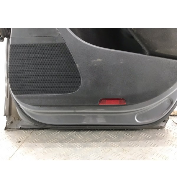 Дверь задняя правая бу для Volkswagen Passat B6 2.0 TDi,  2007 г.