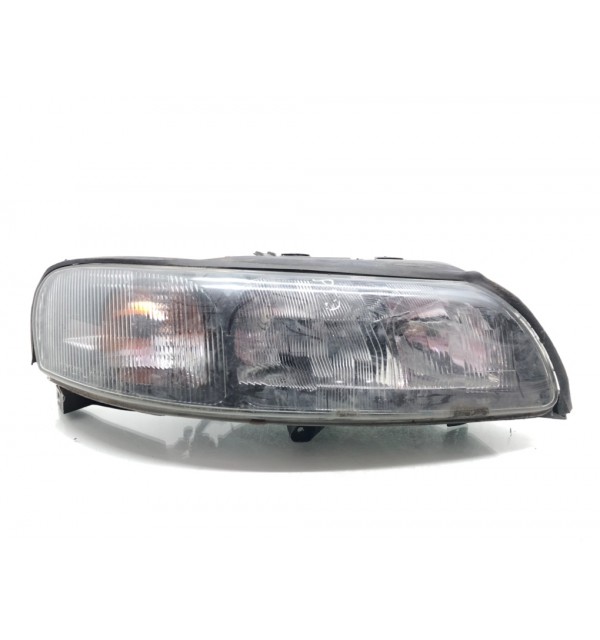 Фара правая бу для Volvo V70  2.4 TD,  2003 г.