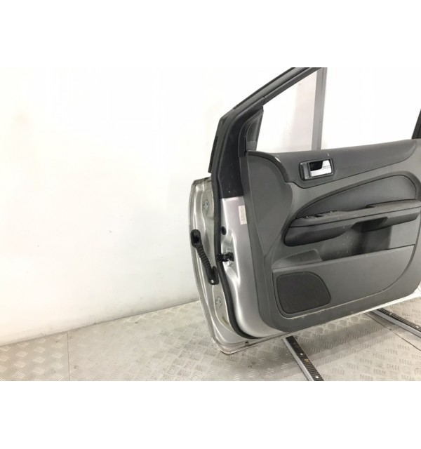 Дверь передняя правая бу для Ford Focus 2 1.8 i,  2007 г.