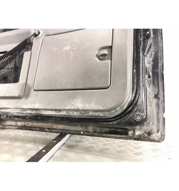 Крышка багажника бу для Mitsubishi Pajero 3 3.2 DiD,  2002 г.